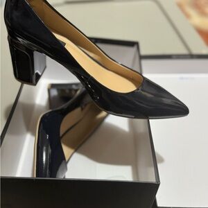 DKNY Navy Blue pointed heels